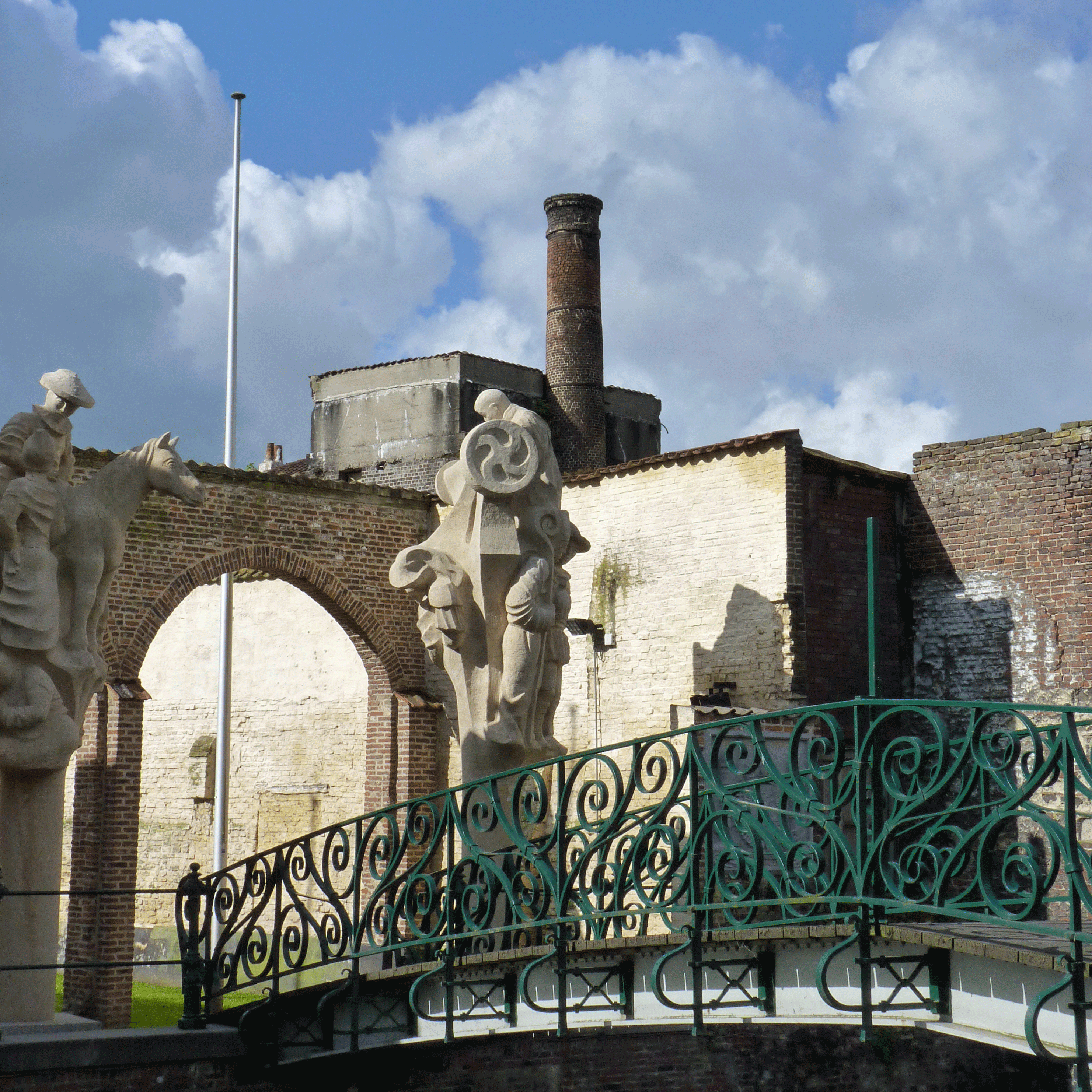 P1140579-001